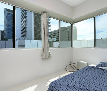 2 BEDROOM APARTMENT - CITY LIVING ! - Photo 6