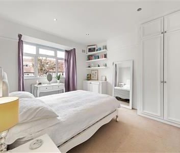 2 Bed Flat, Tooting, SW17 - Photo 3