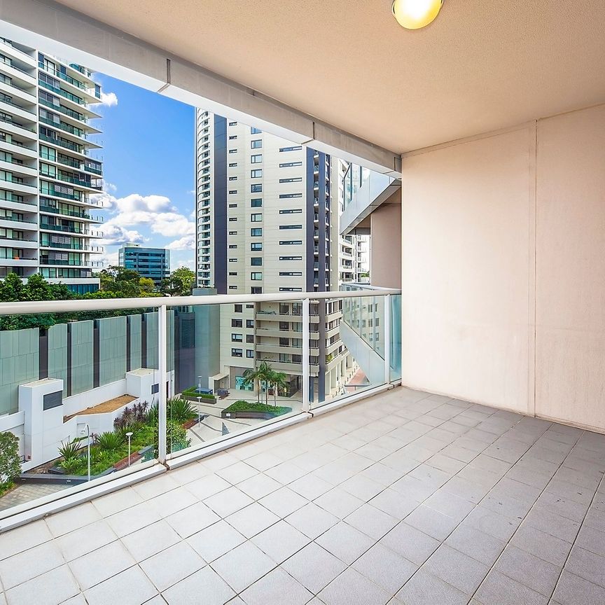 Modern Apartment in the Heart of Chatswood ** Available 02/12/25 ** - Photo 1