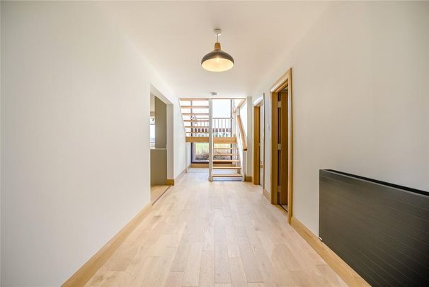 4 bedroom detached house to rent - Photo 1