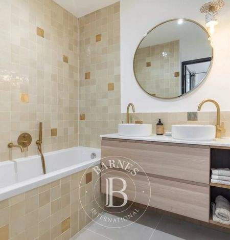 Appartement • Arts et Métiers - Photo 2