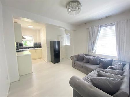 West Wycombe Road, Hp12 - Photo 3