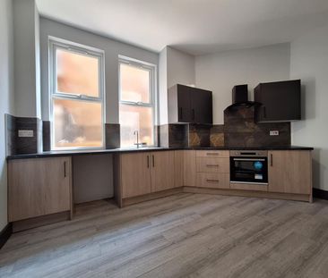 Queen Anne Avenue, Bromley BR2, London - Photo 1