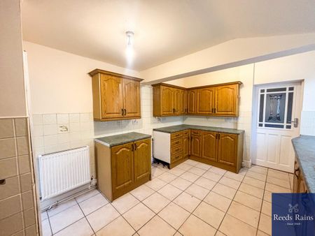 3 bedroom terraced house to rent - Photo 4