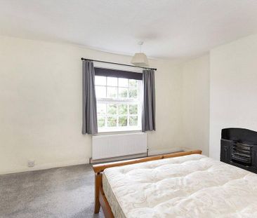 2 bedroom semi-detached house to rent - Photo 2