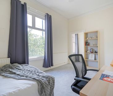 9 Bed Semi-Detached House, Upper Hanover Street, S3 - Photo 2