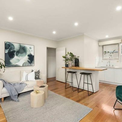 6/16 Vanberg Road, Essendon VIC 3040 - Photo 1