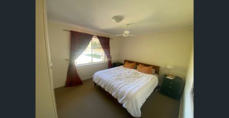 WELL PRESENTED TWO BEDROOM, ONE BATHROOM DUPLEX IN EAST VIC PARK - Photo 4