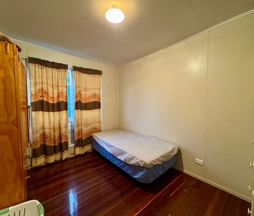 FULLY FURNISHED PROPERTY CLOSE TO TOWN - LARGE BACKYARD AND ENTERTA... - Photo 3