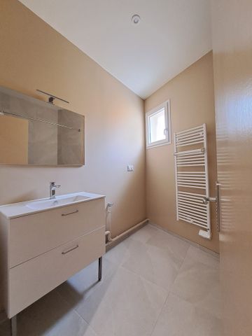 Location Appartement 4 pièces 97m² CARMAUX 81400 - Photo 5