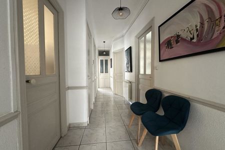A LOUER BEZIERS COEUR DE VILLE BEL APPARTEMENT T3 AVEC TERRASSE ET BALCON - Photo 3