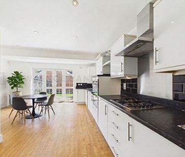 4 bedroom terraced house to rent - Photo 6