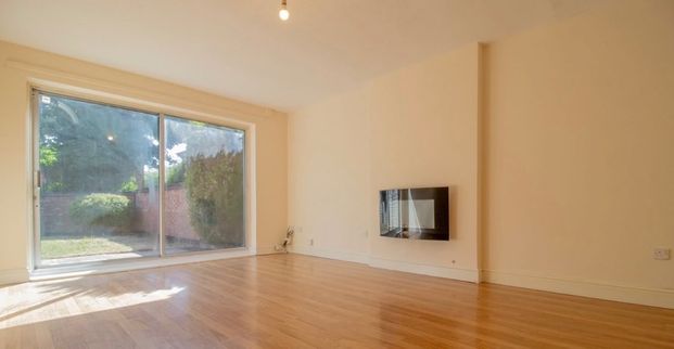 2 Bed Semi-Detached House, The Meadows, NG2 - Photo 1