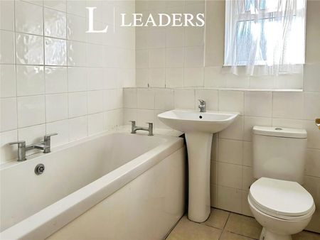 2 bedroom apartment to rent Seaview Avenue, Basildon, Essex, SS16 - Photo 3