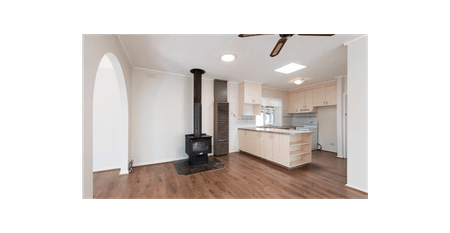 Beautiful Home in Croydon South! - Photo 2