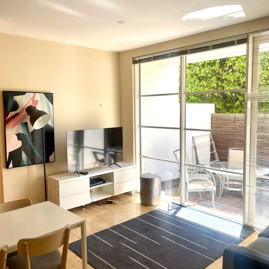 Fully Furnished in the heart of Richmond - Photo 1