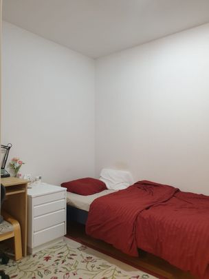 Drottning Kristinas Esplanad, Solna - Photo 1