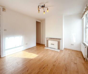 Terraced House to rent on - Photo 2