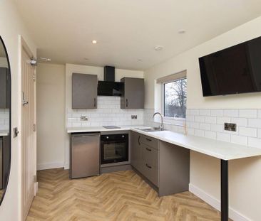 1 bedroom in a house share to rent - Photo 5