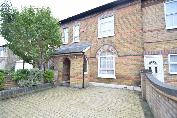 New Road, Hillingdon, UB8 - Photo 1