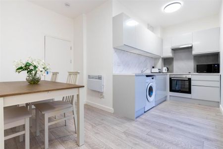 1 bedroom in a house share to rent - Photo 3