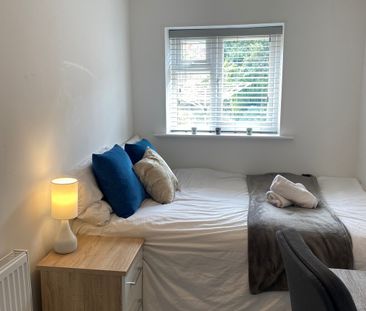 4 Bed Student Accommodation - Photo 3