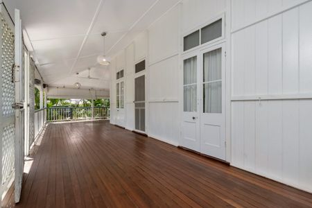 CHARMING QUEENSLANDER LIVING + HUGE INGROUND POOL - Photo 3