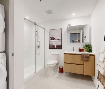 245 Robert-Bourassa Blvd, Montréal, QC - Photo 4