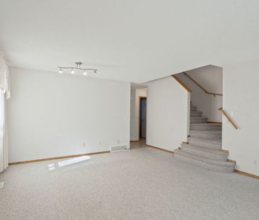 179 Taravista Street Northeast - Photo 3