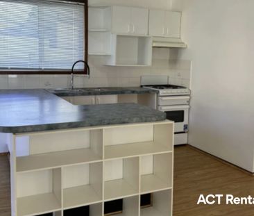 2 Littler Place, Banks ACT 2906 - House For Rent | Domain - Photo 5