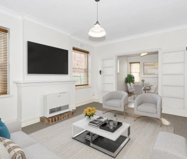 Spacious Period Apartment with Private rear Garden - Photo 1