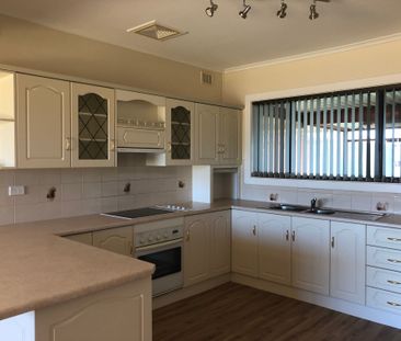 To register & apply for this property, please use this link: https:... - Photo 5