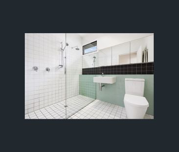 Stylish & Spacious Family Home in Pascoe Vale South - Photo 6