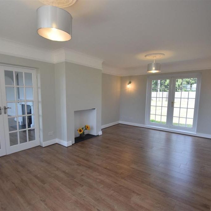 4 bedroom detached house to rent - Photo 1