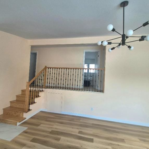 Magnifique maison entièrement rénovée à Sainte‑Adèle à louer - Photo 1