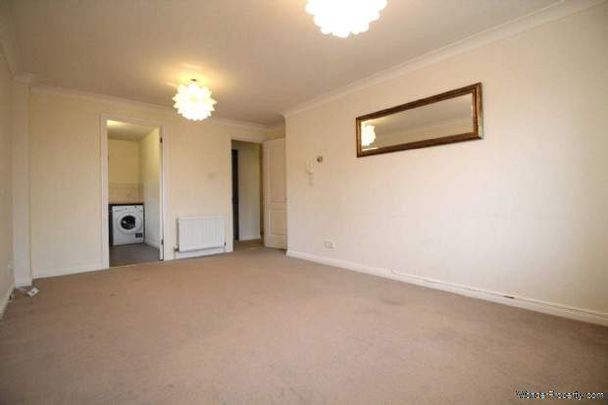 1 bedroom property to rent in Isleworth - Photo 1