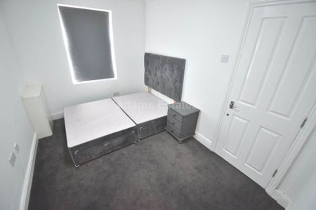 Price £3,500 pcm - Available Now - Furnished - Photo 2