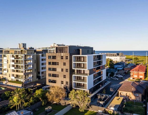 SOUTHBANK APARTMENTS - 14 Beatson Street WOLLONGONG - Photo 1