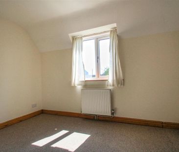 3 bedroom detached house to rent - Photo 3