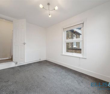 2 bedroom end of terrace house to rent - Photo 6