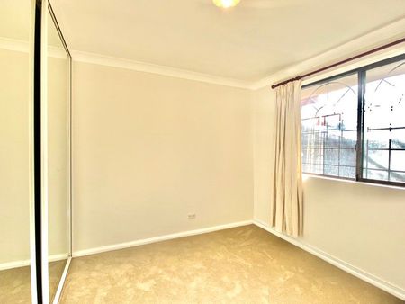 12/5-17 Queen Street, Newtown NSW 2042 - House For Rent | Domain - Photo 3