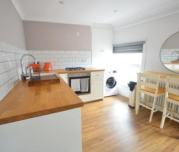 1 bedroom flat to rent - Photo 6