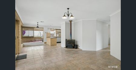 Spacious Family Home with Pool & Entertaining Area - Photo 2