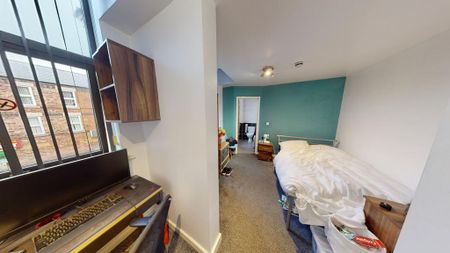 3 bedroom ground floor flat to rent - Photo 2