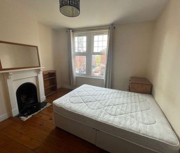 3 bedroom terraced house to rent - Photo 3