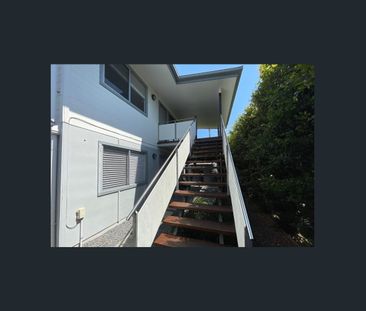 Modern 2 Bedroom Unit - Photo 3