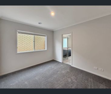 10 Newland Drive, Armstrong Creek, Vic 3217 - Photo 4