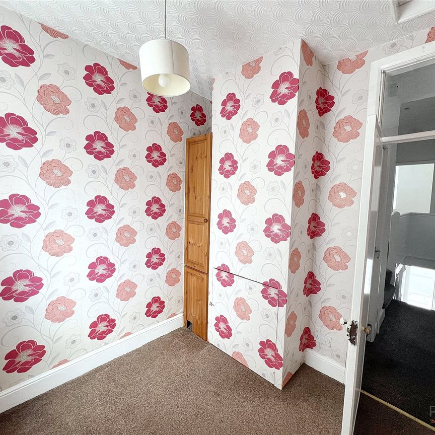 3 Bedroom Terraced House, Hale Road Walton - Photo 1