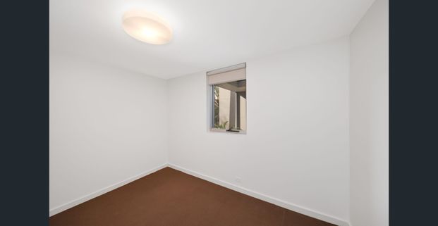 Contemporary Style Garden Apartment in Prime Sought-After Location - Photo 1