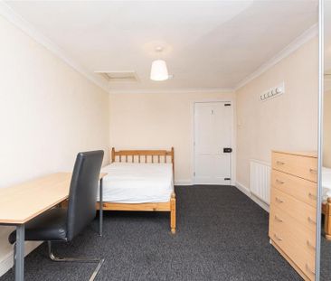 1 bedroom in a house share to rent - Photo 6